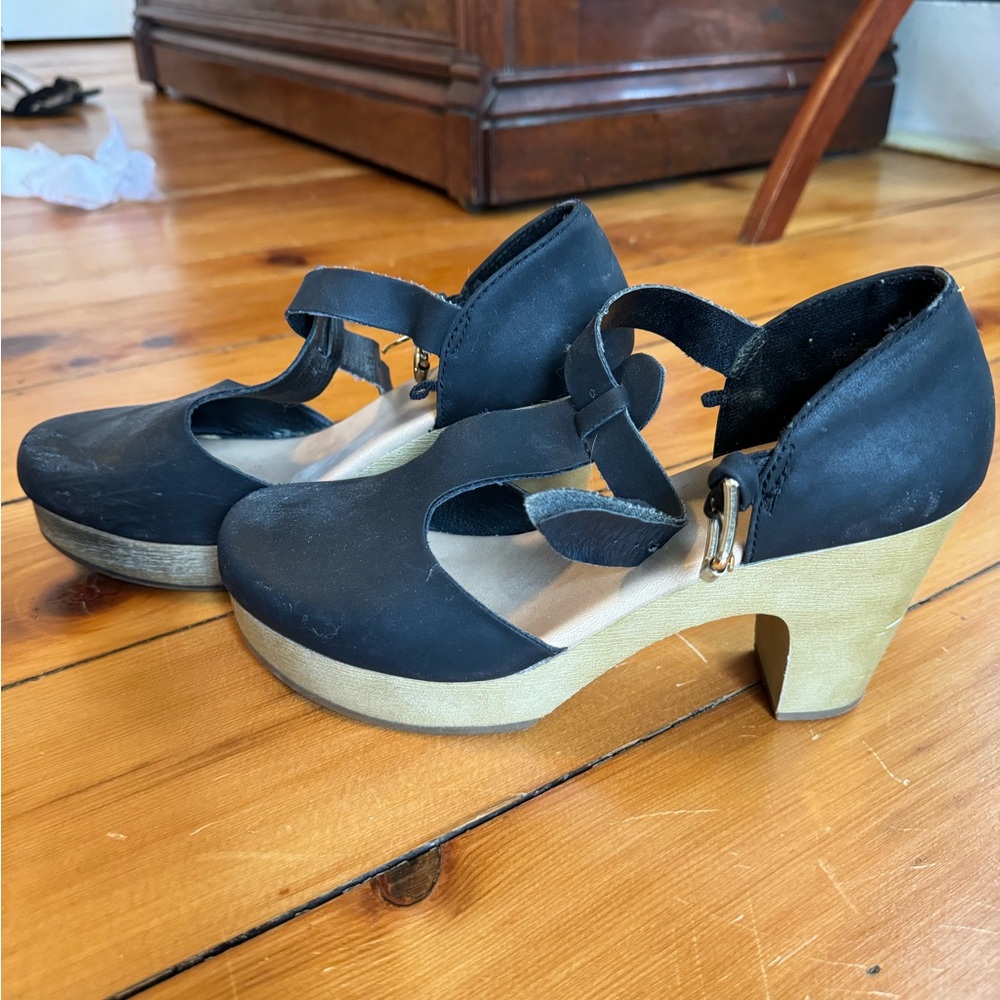 Old Navy clogs